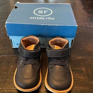 Toddler boys leather shoe